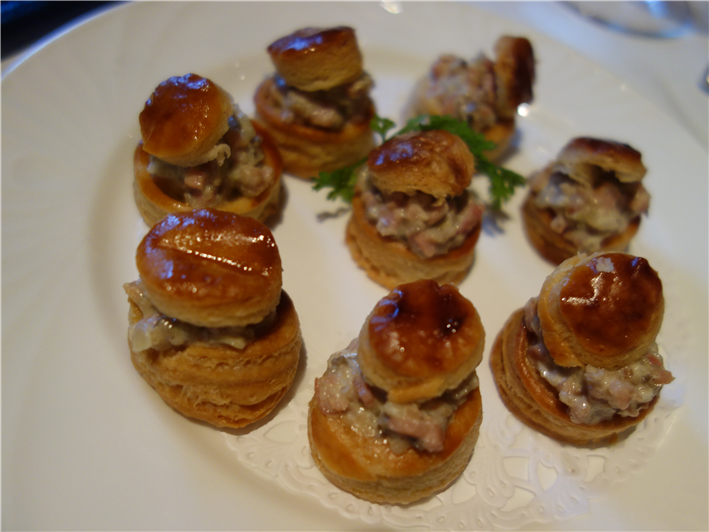 vol au vents with bacon and mushrooms